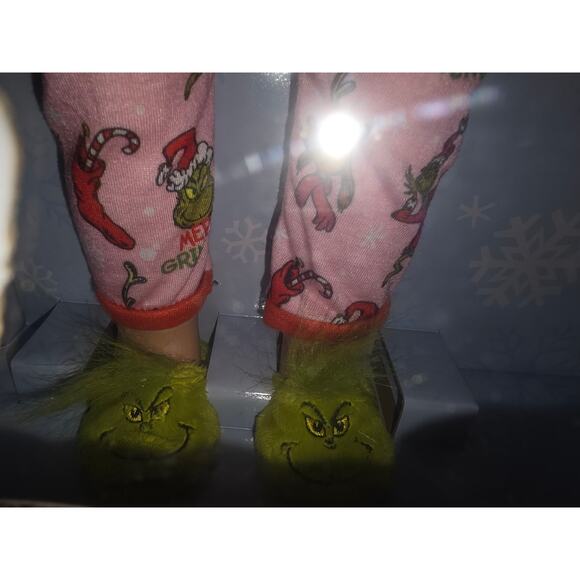 NIB My Life As 18" Poseable Doll – Grinch Sleepover Set (Brunette/Green Eyes) - Picture 14 of 16